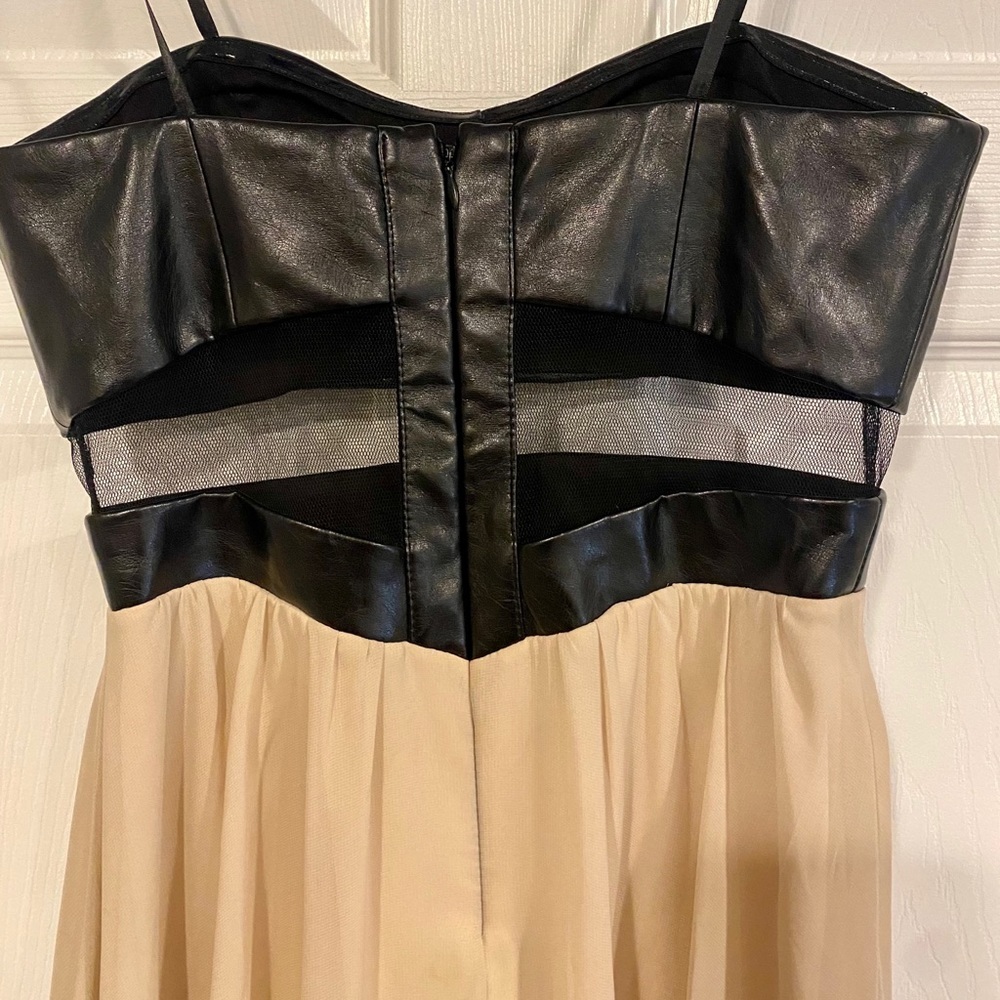 Dress - Picture 8 of 9